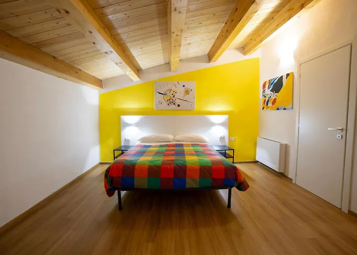 לינה וארוחת בוקר Anele 3*