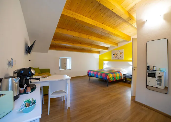 לינה וארוחת בוקר Anele