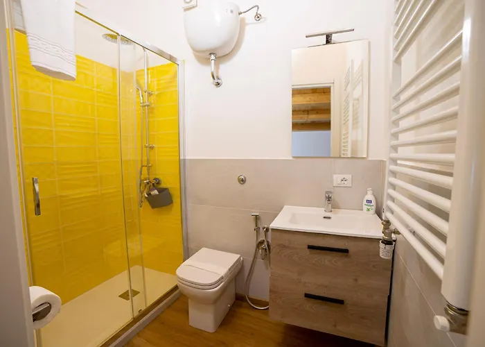 לינה וארוחת בוקר Anele 3*