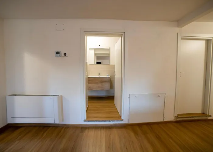 לינה וארוחת בוקר Anele 3*