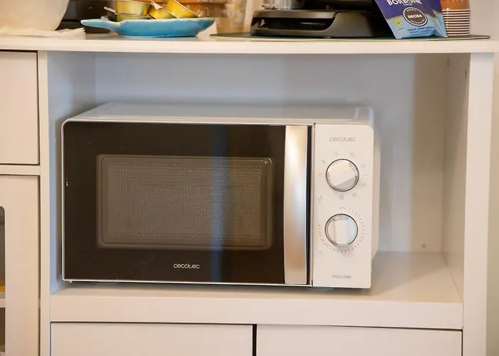 לינה וארוחת בוקר Anele 3*