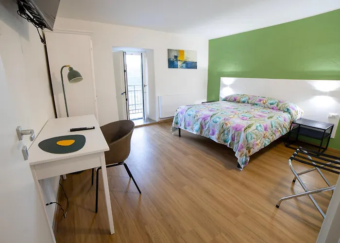 לינה וארוחת בוקר Anele